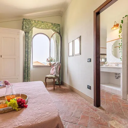 Casale Fienile 8, Emma *