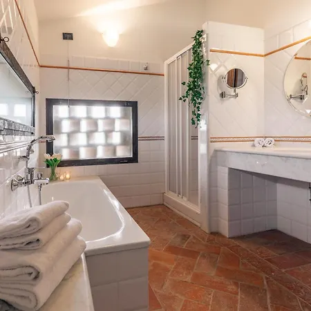 Villa Casale Fienile 8, Emma *