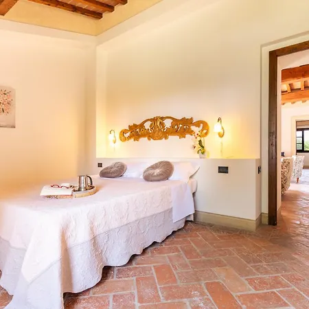 Villa Casale Fienile 8, Emma